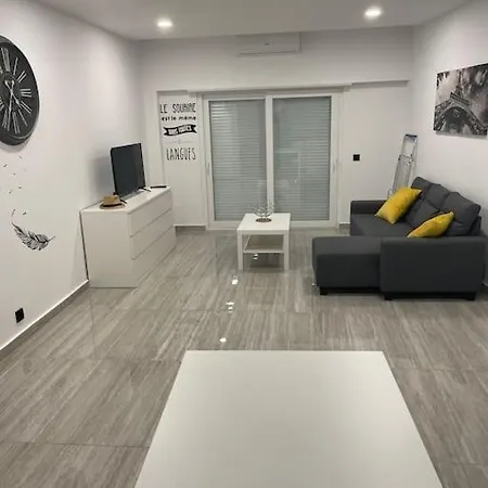 Apartmán Superbe Appartement, Parking,300 M De La *